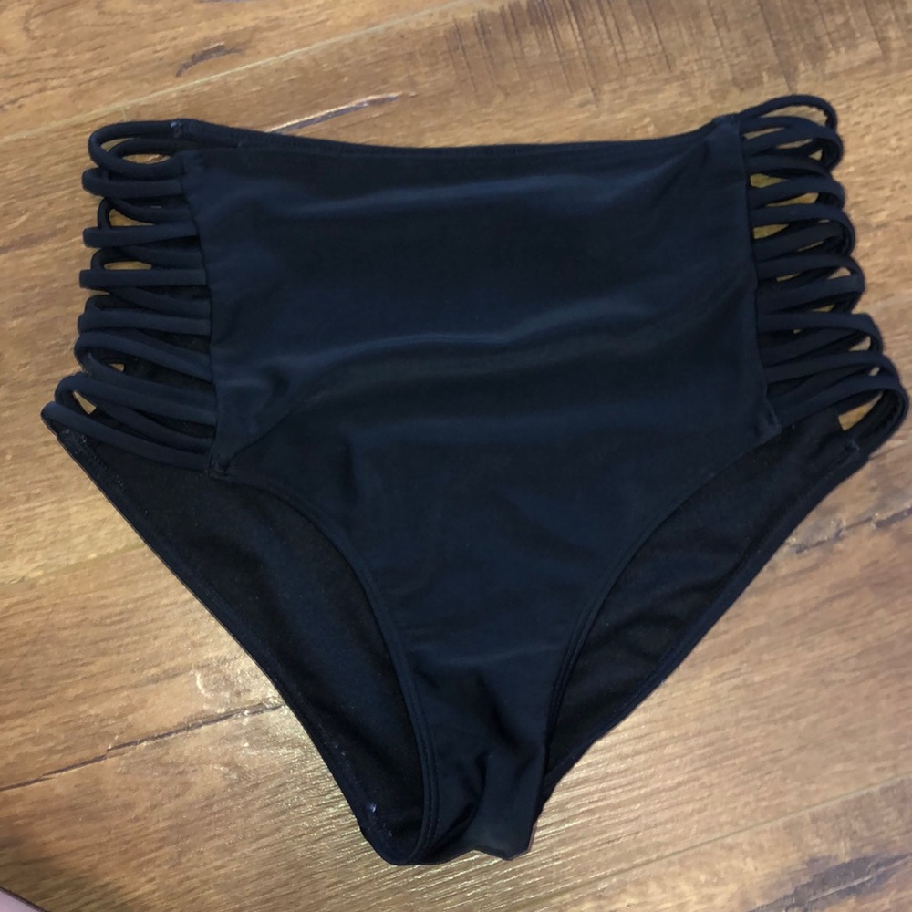 never worn!! hollister swim bottoms